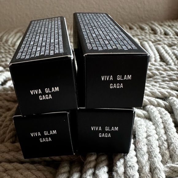 MAC lady Gaga lustre lipstick rouge viva glam Gaga - Picture 3 of 11